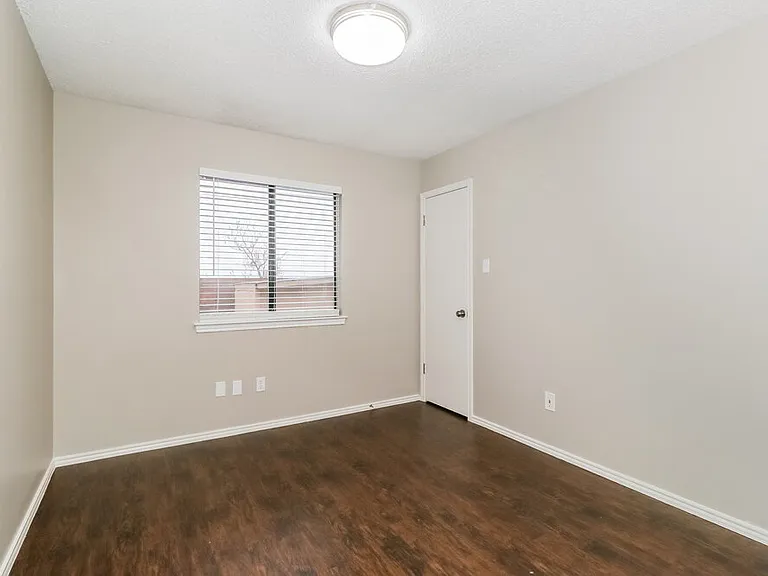 606 Clearwater Trl — Photo 13
