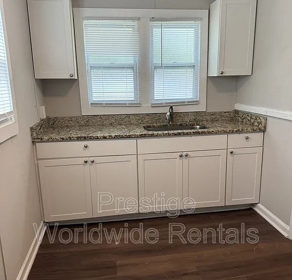 1048 Brooks Rd — Photo 2