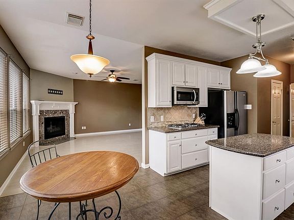 4th image of 1622 Evergreen Lane
