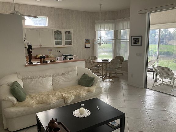 3rd image of 1286 Lakeside Woods Dr