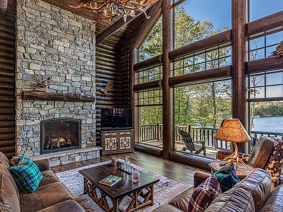 4th image of 1064 S Gunlock Lake Ln