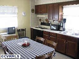4th image of 10411 Jordan Dr