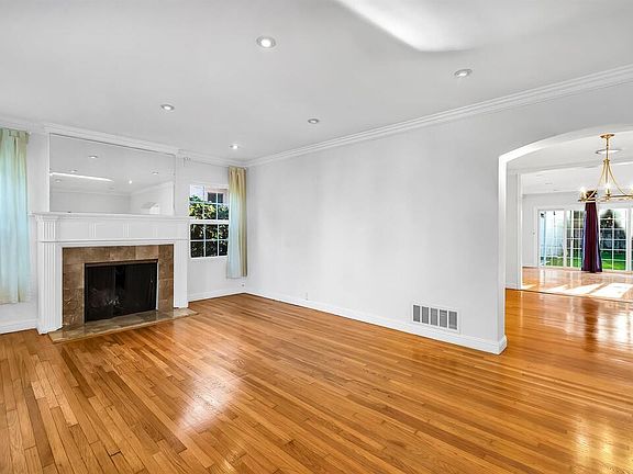 5th image of 2223 Benecia Ave