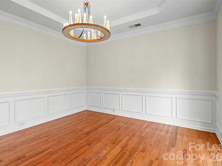 417 Armour St — Photo 6
