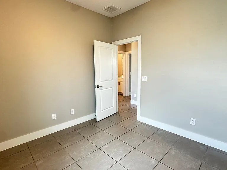 256 Hyacinth Ct — Photo 16