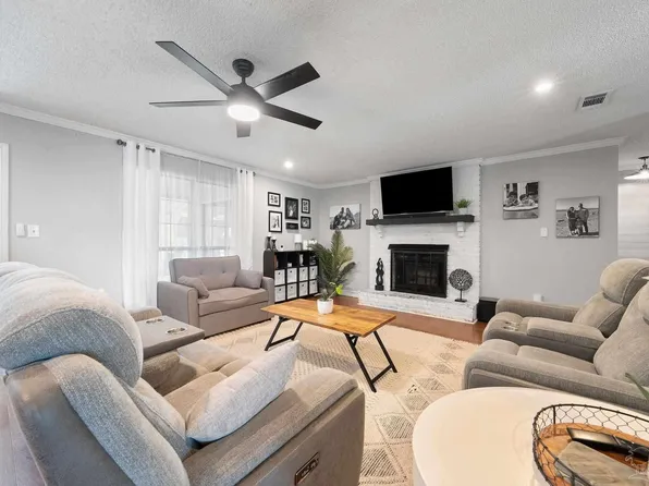 7010 Clydesdale Dr, Pensacola, FL 32506