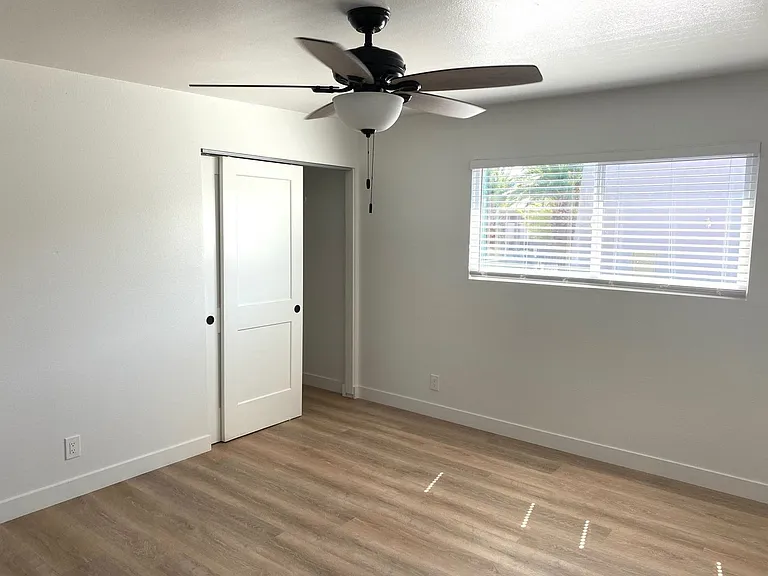 1150 E Orange St — Photo 10