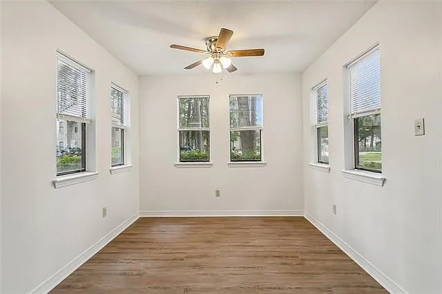 304 Teal Ct — Photo 12