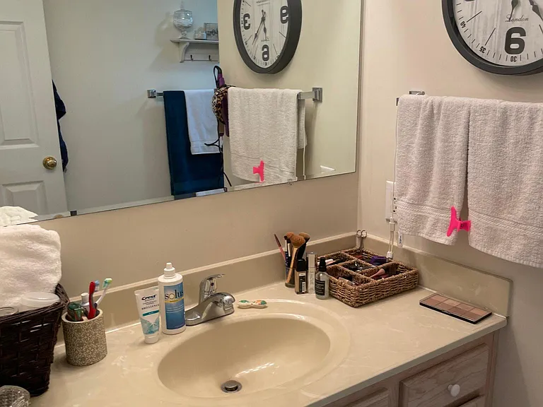 Upstairs full bath