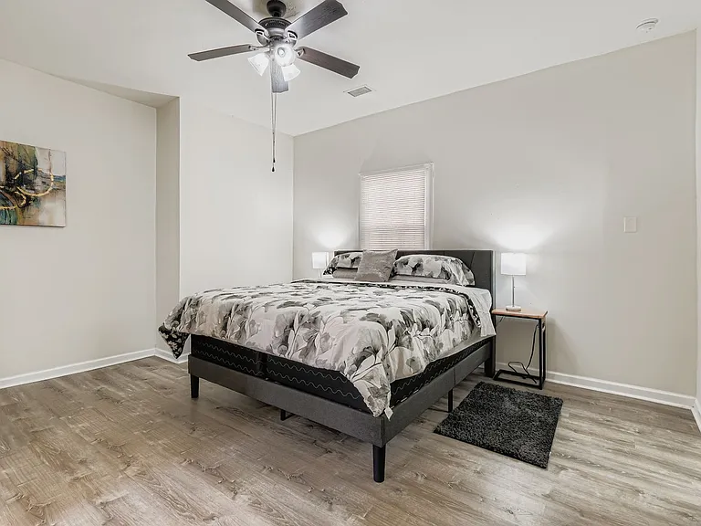 62 Weyman Ave SW — Photo 16