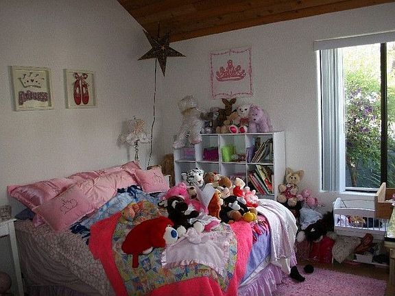 Cardiff Front Bedroom