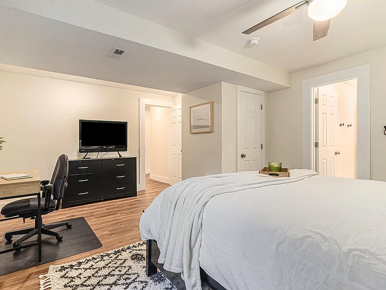8219 Radcliff Dr — Photo 37