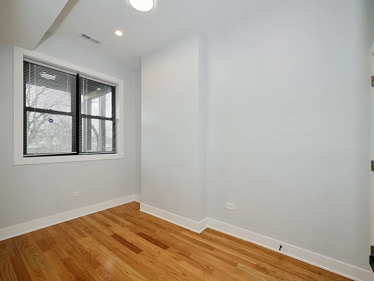 4220 S Calumet Ave #1 — Photo 17