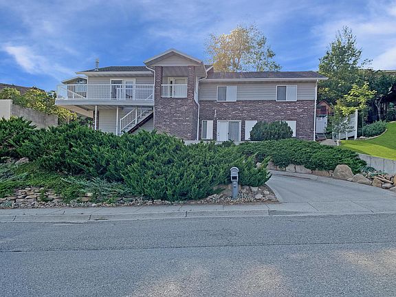 2nd image of 3208 Ivy Dr