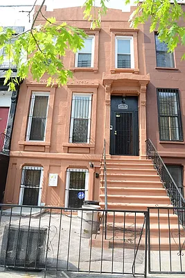 Rented by Perry Associates NYC Inc | media 17