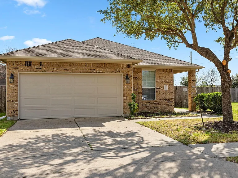 20935 Brodie Ln — Photo 2