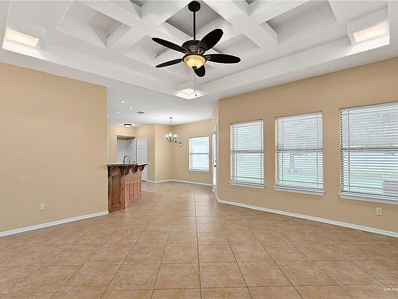 3rd image of 406 Beverly Hills Ln