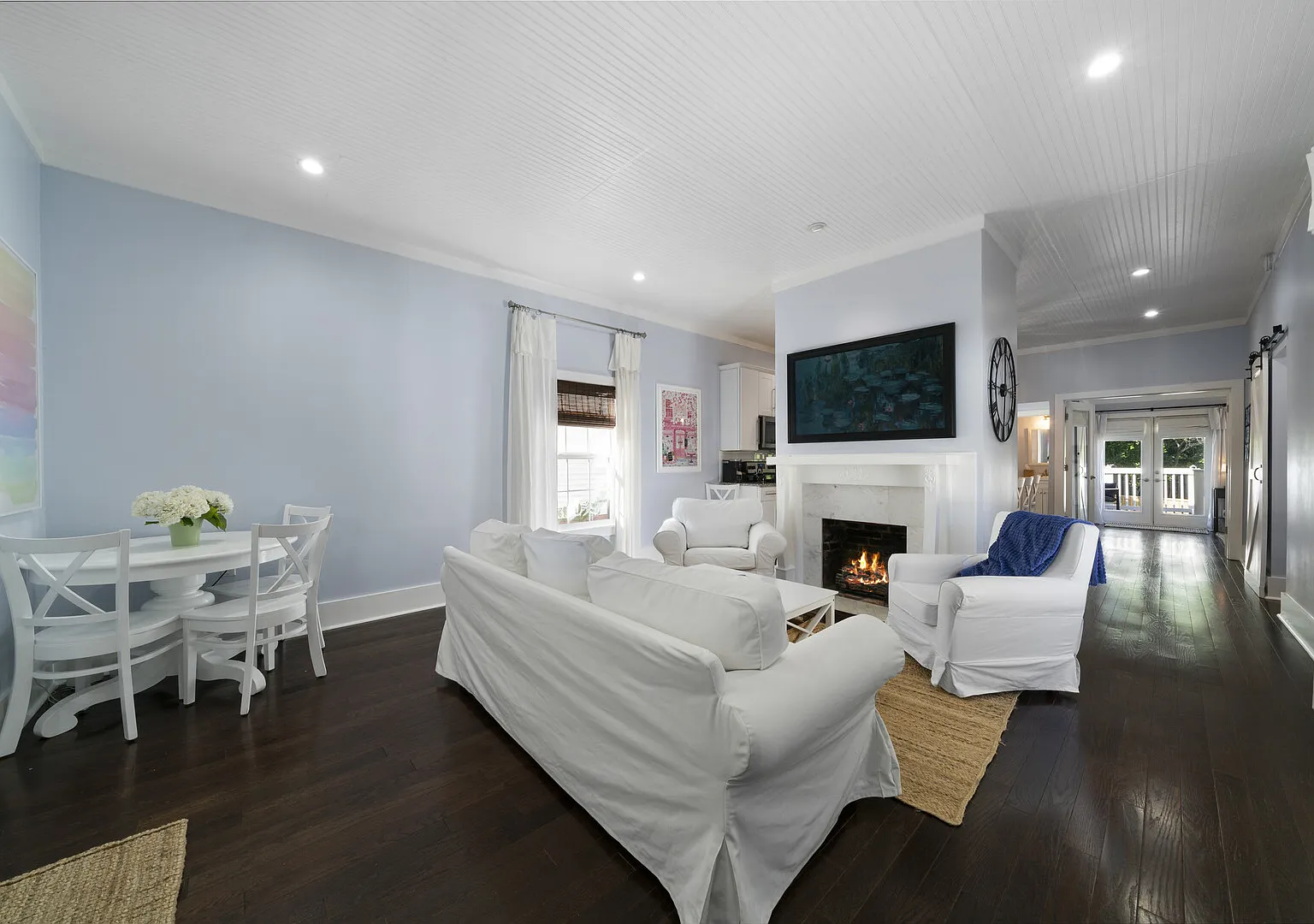Charming Cottage at Marietta Square — Photo 4