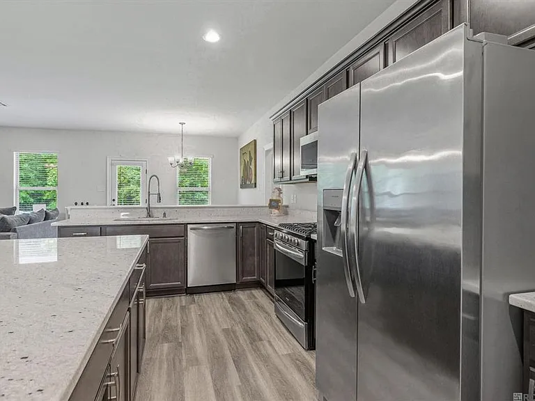 39110 Forestwood Ave — Photo 4