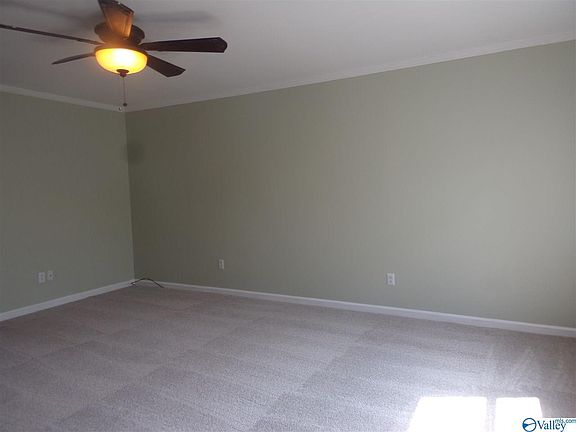2nd image of 2022 English Dr SW
