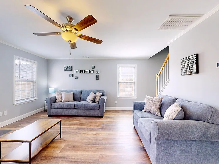 11239 Walland Ln — Photo 60