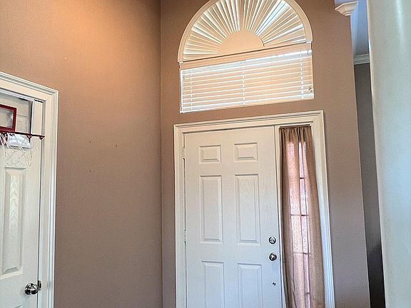 3rd image of 6020 Oak Hollow Pl