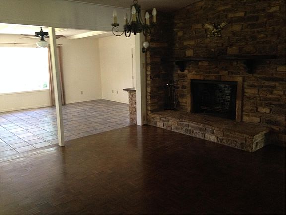 2nd image of 218 W Sessom Dr