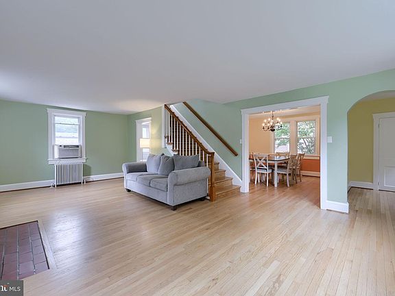 2nd image of 613 S 13th St