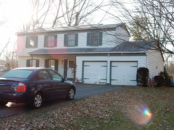 3rd image of 186 Kenwick Dr