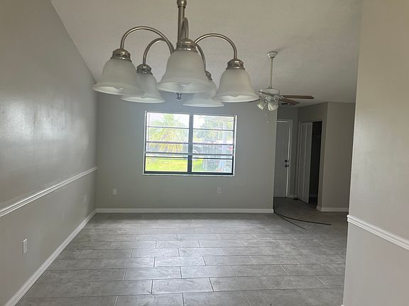 4th image of 1151 Killarney Dr