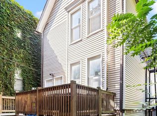 644 W Briar Pl APT 2R, Chicago, IL 60657