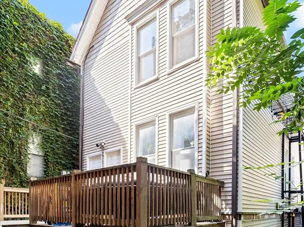 644 W Briar Pl APT 2R, Chicago, IL 60657