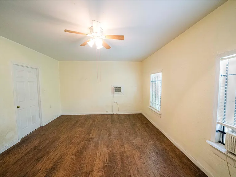 2303 Chestnut St #A — Photo 8