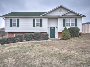 1011 Sycamore Creek Dr, Jonesborough, TN 37659