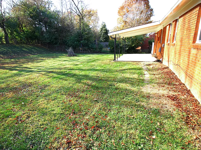 1090 Meridian Ct — Photo 52