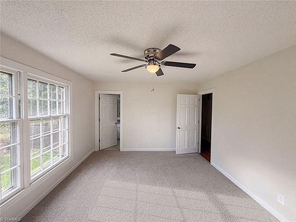 4th image of 3828 Waterview Rd
