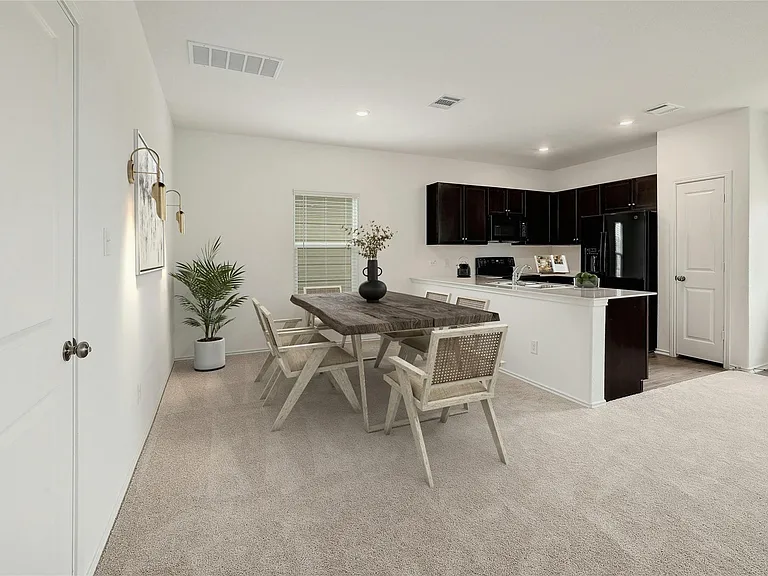 916 Rancho Del Cielo Loop — Photo 3