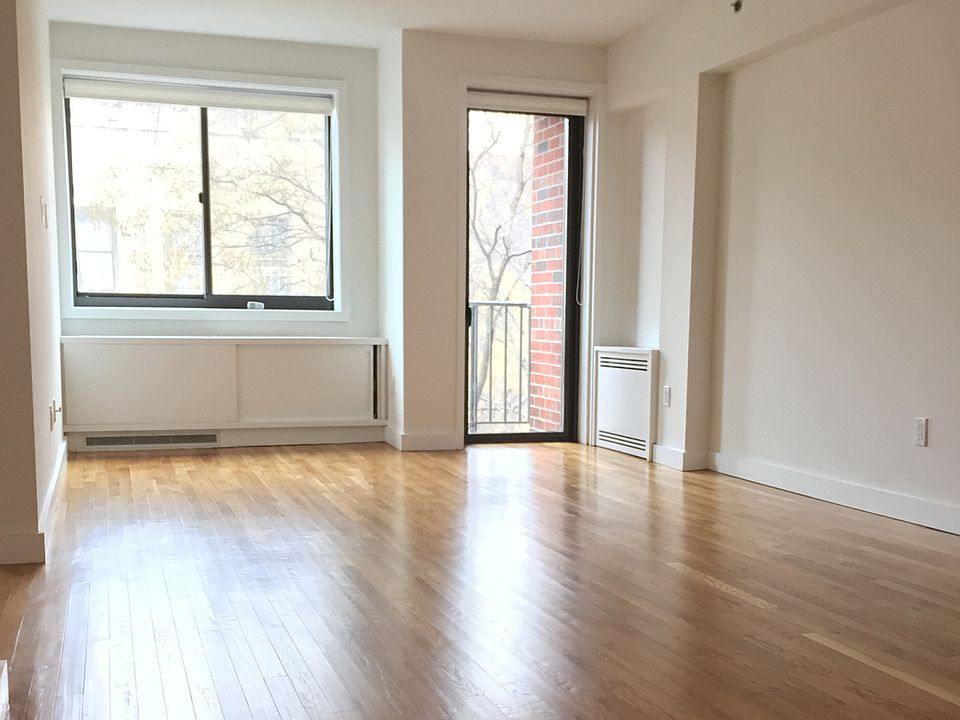 1st image of 101 W 15th St APT 420
