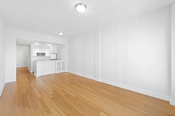 Rented by Mirador Real Estate | media 12