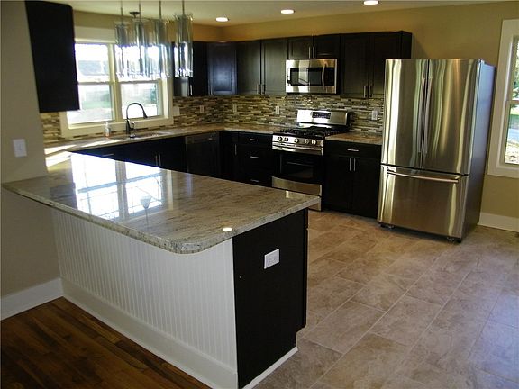 3rd image of 14 W Tilden Dr