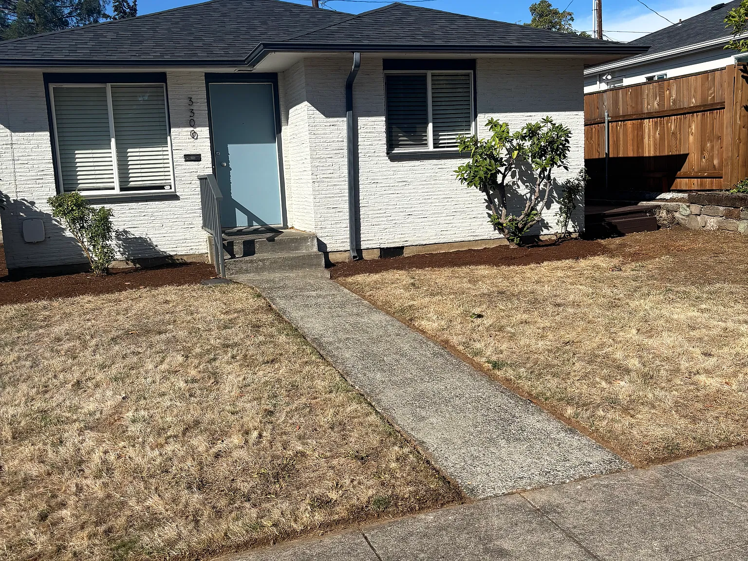 2 bed, 850 sqft, $1,600 — Photo 2