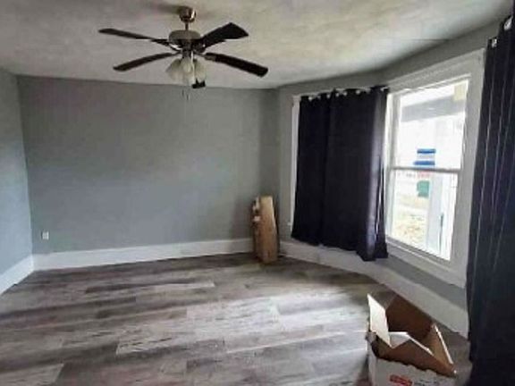 Additional Living Room