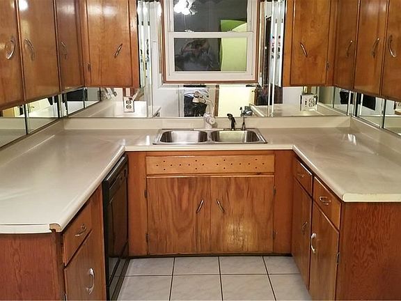 3rd image of 2517 Jerauld Ave