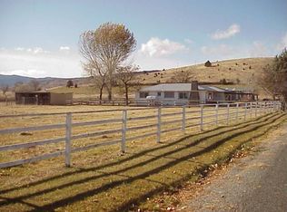 1000 Pumphouse Rd, Grenada, CA 96038