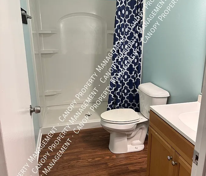 724 Charles Ave — Photo 8