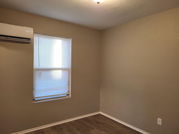 3rd image of 202 N Mississippi St #C