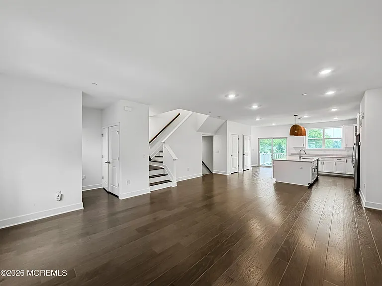 89 Bataan Ave — Photo 15