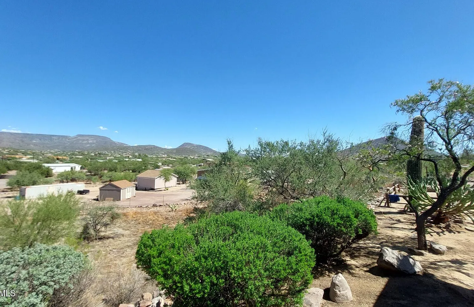 3 bed, 2.0 bath, 2194 sqft, $2,400 — Photo 3