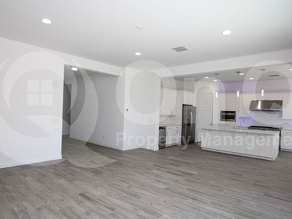 5th image of 3933 W Thurman Dr