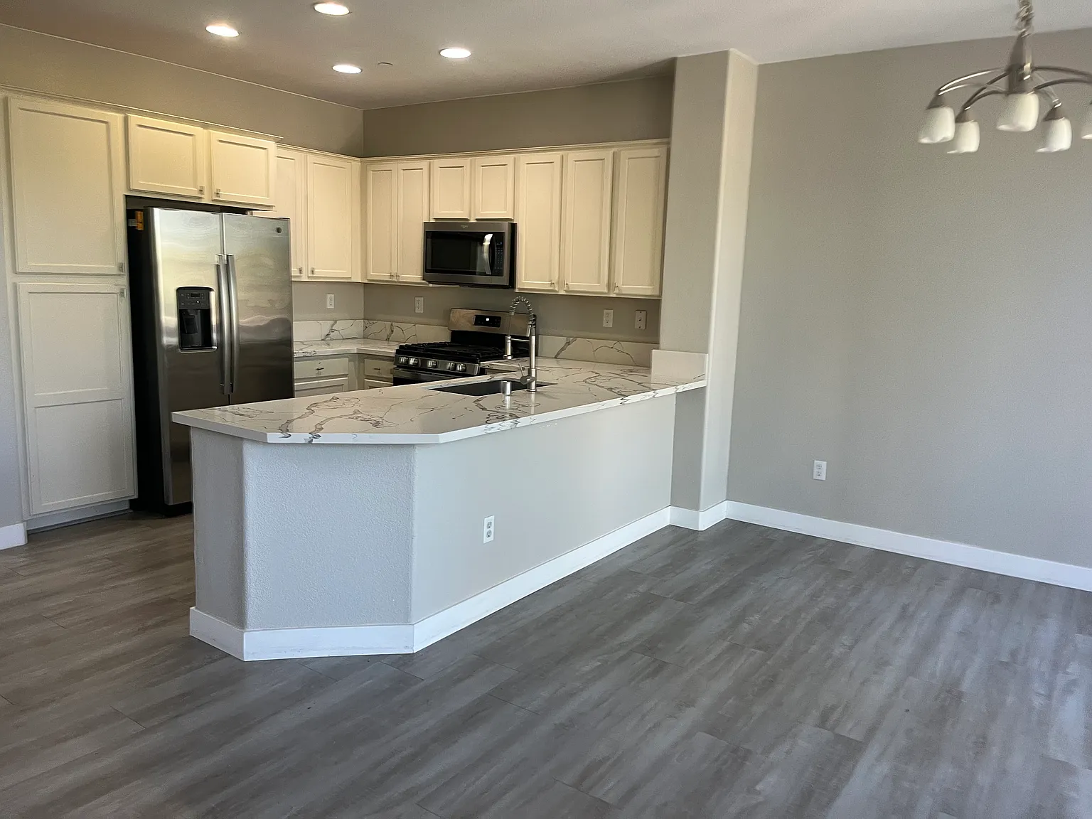 3 bed, 1681 sqft, $3,000 — Photo 3